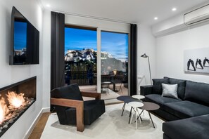 Apartment | 2 bedrooms - Executive 2 bdr Suite in Plaka - Acropolis View (Athens)