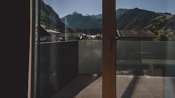 Apartment, Smoking | 2 bedrooms