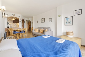 Iron/ironing board, free WiFi, bed sheets - WELCS ESTUDIO 044 EMP frente al mar (Empuriabrava)