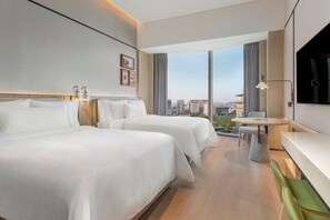 Premium bedding, down comforters, in-room safe, desk - Element Guangzhou Baiyun (Guangzhou)