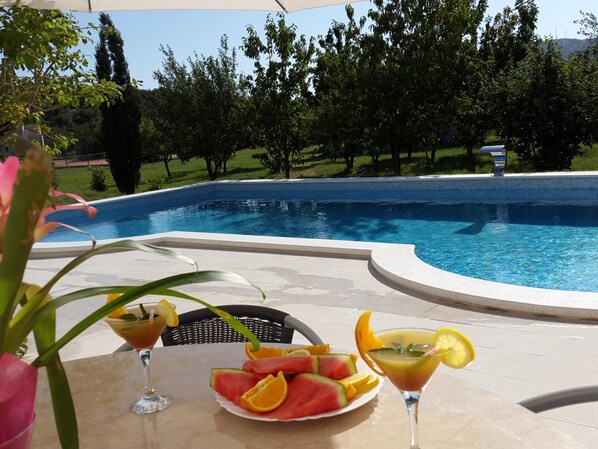 Villa | 5 bedrooms - Spa Sport Villa Neoric with Pool Access (Muc)