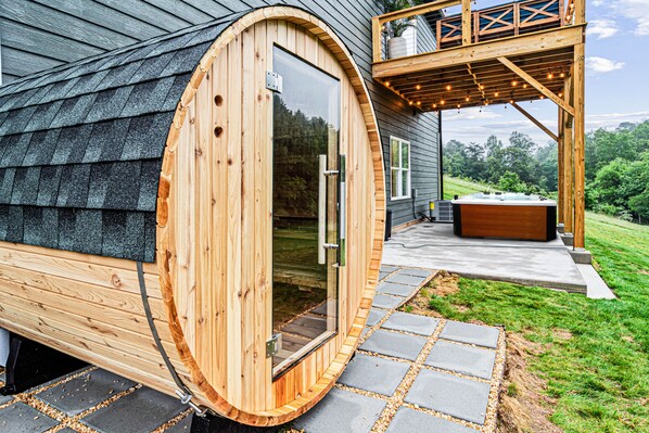 Terrace/patio - POWER/WATER/WiFi Available - Post Storm Ready! Sauna,Hot tub,Games,Firepit,BBQ (Leicester)