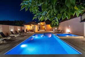 House | 5 bedrooms - Villa Lana with Pool Access (Benkovac)