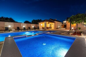 House | 5 bedrooms - Villa Lana with Pool Access (Benkovac)