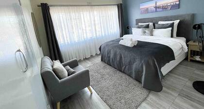 Chic Modern House on Neasden - 2085