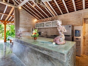 Vila, para fumantes | 4 quartos