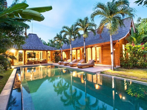 Vila, para fumantes | 4 quartos