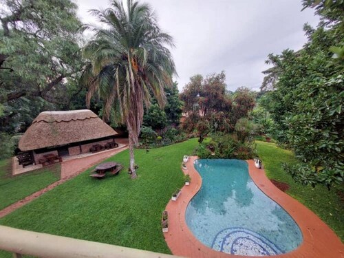 Modern House With Pool in Mount Pleasant - 2063