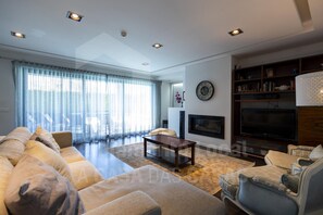 Villa | 4 bedrooms - Aqua Villa by Acasadascasas (Mafra)