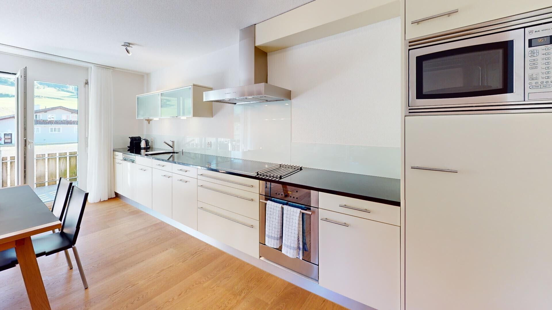 Fridge, oven, dishwasher, coffee/tea maker