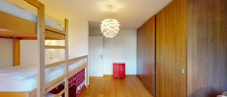 2 bedrooms, free WiFi, bed sheets