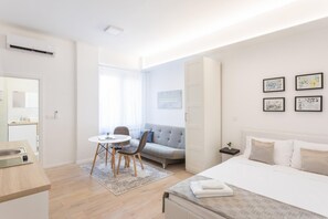 Apartment - Bright and Modern Main Square Studio (Zagreb)