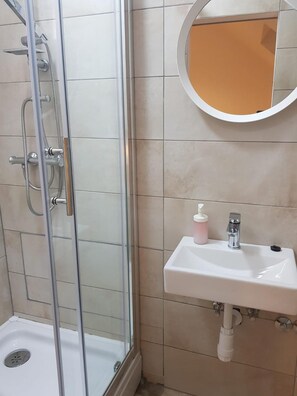 Room - Bright and Cozy Studio Near City Center (Zagreb)