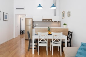 Room - Modern Duplex Near Park Zrinjevac and Main Square (Zagreb)
