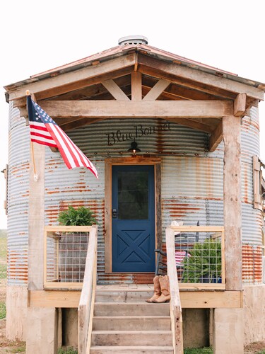 The Silos at Promise Manor "Duke". Farm stay mins from historic Lynchburg, TN. 