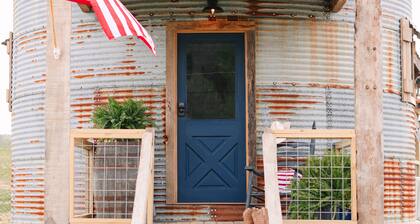 The Silos at Promise Manor "Duke". Farm stay mins from historic Lynchburg, TN.