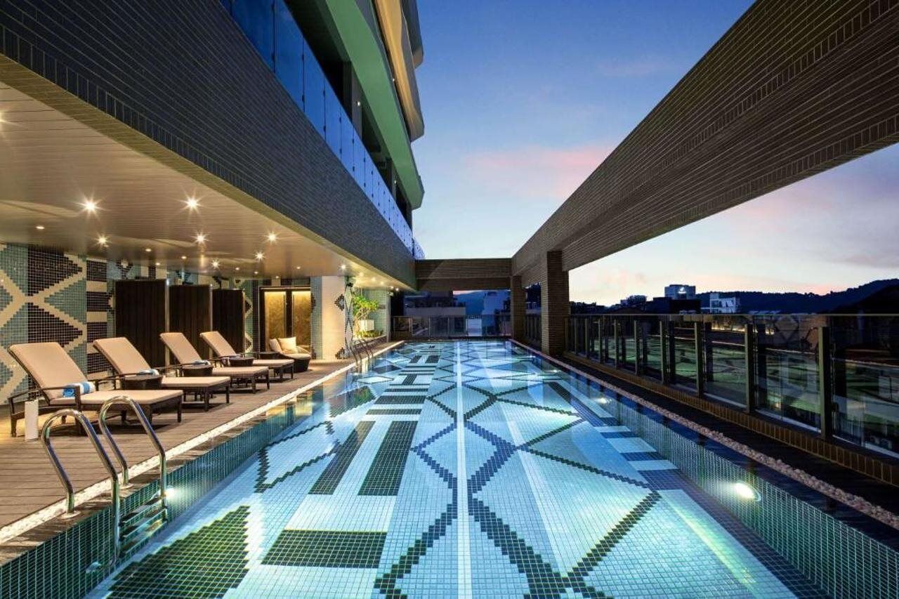 حمّام سباحة خارجي