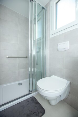 House | 2 bedrooms - Holiday Home Relax with Pool Access (Sveti Filip i Jakov)