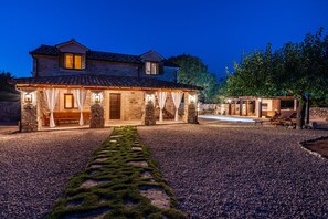 House | 2 bedrooms - Villa Malou with Pool Access (Stankovci)