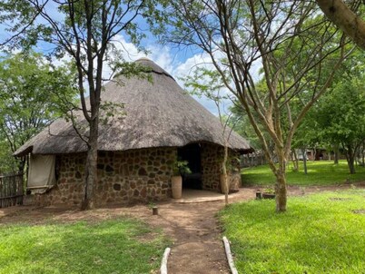 Charming Bush Chalet 3 on This World Renowned Eco Site 40 Minutes From Vic Falls Fully Catered Stay - 1983