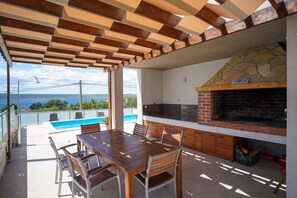 3 bedrooms - Villa Anpero with Pool Access (Jasenice)