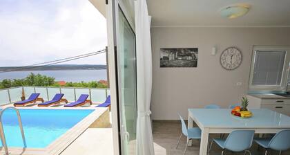 Villa Anpero with Pool Access