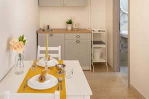 Room - Newly Refurbished Studio Near Kvaternik Square (Zagreb)