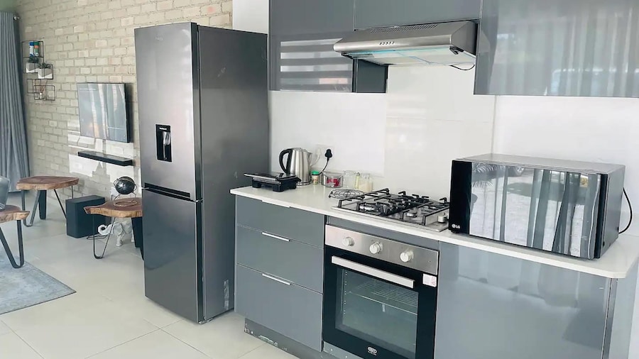 Ultra Modern 2 Bedroomed Apartment - 2082