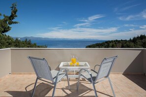 House | 3 bedrooms - Danai Villa - Charming Escape With Oceanside Views (Paxos)
