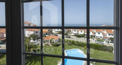 Ocean Apartment by Acasadascasas