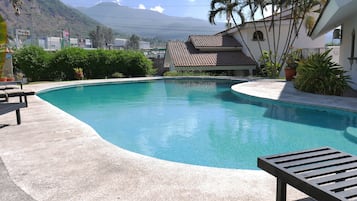 Udendørs pool