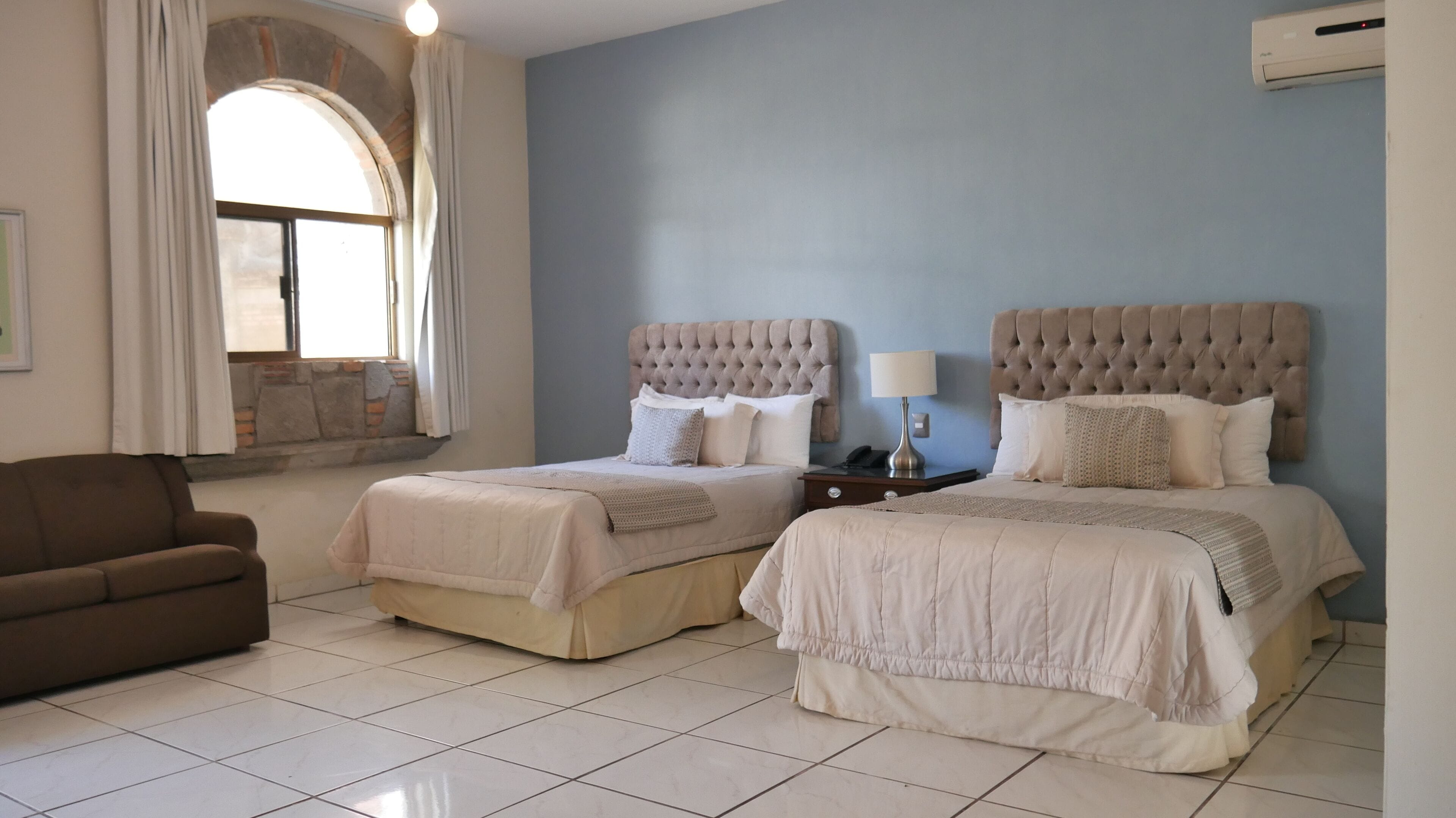 Habitación doble junior | Escritorio, insonorización y wifi gratis 