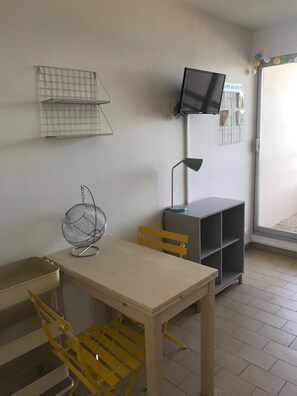 Dining - Face mer Plage à 2m Studio 4 Personnes (Sète)