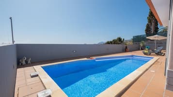 5 bedrooms