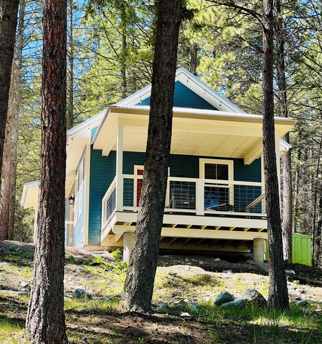 The Flathead at Elk Ridge Village cabin 201B with views of Flathead Lake