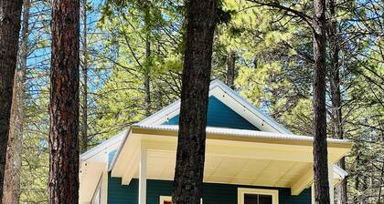 The Flathead at Elk Ridge Village cabin 201B with views of Flathead Lake