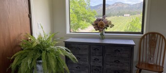 Peace and Tranquility! Vineyard Farmhouse Near Britt, Wineries, Shakespeare