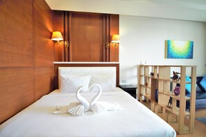 Room - 309 10m to the Beach Rooftop Pool Gym Wi-fi Kitchen (Karon)