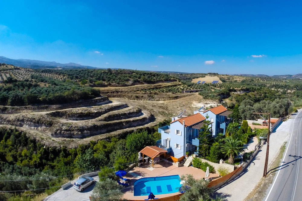 Blue Villas image