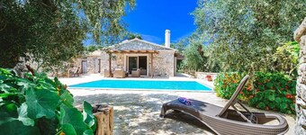 阿里斯蒂亞 - 橄欖樹環繞的 2 臥室別墅