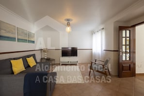 House | 2 bedrooms - White House by Acasadascasas (Mafra)