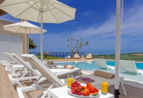 Luxury Villa Oasis 11 Bedrooms With Heated Pool