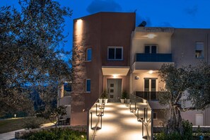 Villa | 11 bedrooms - Luxury Villa Oasis 11 Bedrooms With Heated Pool (Rethymno)