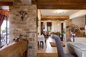 House | 6 bedrooms, soundproofing - Villa Natura - With Private Heated Pool (Rethymno)