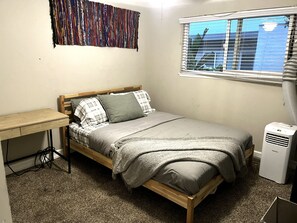 1 bedroom, WiFi, bed sheets