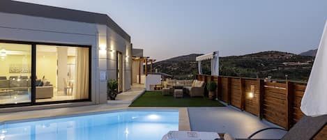 5 bedrooms