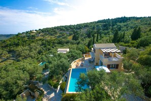 2 bedrooms - Kalliope Villa - Classic Modern With a Splash of Glam (Paxos)