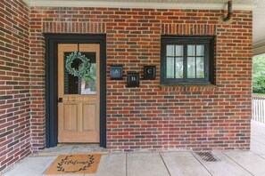 تفاصيل الفندق من الخارج