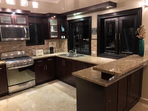 Fridge, microwave, oven, stovetop