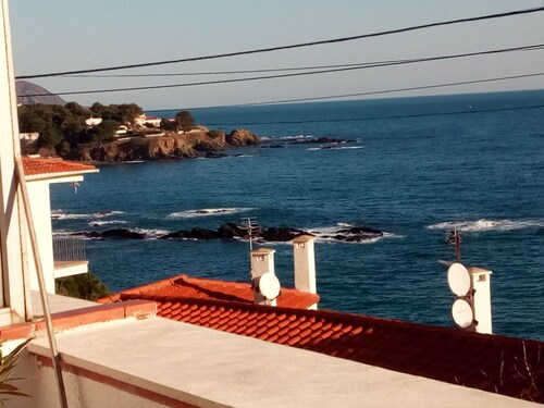 Superbe Appartement Rénové, vue sur mer et Garage, à Llança à 100m de la Plage i